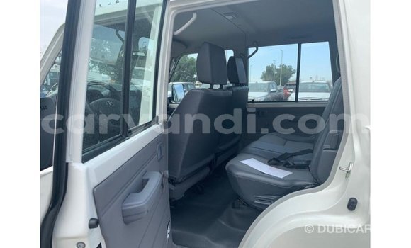 Buy Import Toyota Land Cruiser White Car in Import - Dubai in Zambia Buy Import Toyota Land Cruiser White Car in Import - Dubai in Zambia