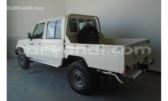 Acheter Import Voiture Toyota Land Cruiser Blanc à Import - Dubai, Zambie Acheter Import Voiture Toyota Land Cruiser Blanc à Import - Dubai, Zambie