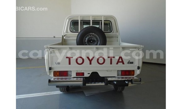 Acheter Import Voiture Toyota Land Cruiser Blanc à Import - Dubai, Zambie Acheter Import Voiture Toyota Land Cruiser Blanc à Import - Dubai, Zambie