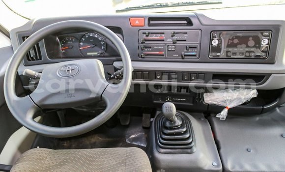 Acheter Import Voiture Toyota Coaster Blanc à Import - Dubai, Zambie Acheter Import Voiture Toyota Coaster Blanc à Import - Dubai, Zambie