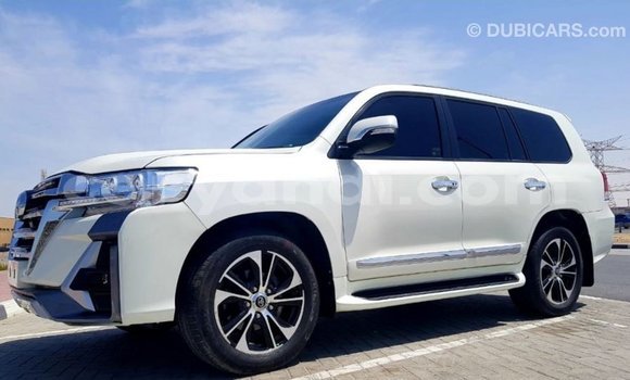 Acheter Import Voiture Toyota Land Cruiser Blanc à Import - Dubai, Zambie Acheter Import Voiture Toyota Land Cruiser Blanc à Import - Dubai, Zambie