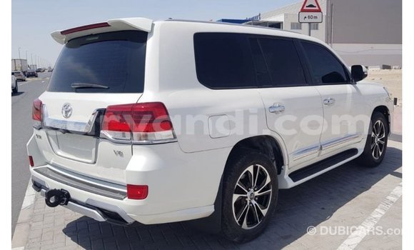 Acheter Import Voiture Toyota Land Cruiser Blanc à Import - Dubai, Zambie Acheter Import Voiture Toyota Land Cruiser Blanc à Import - Dubai, Zambie