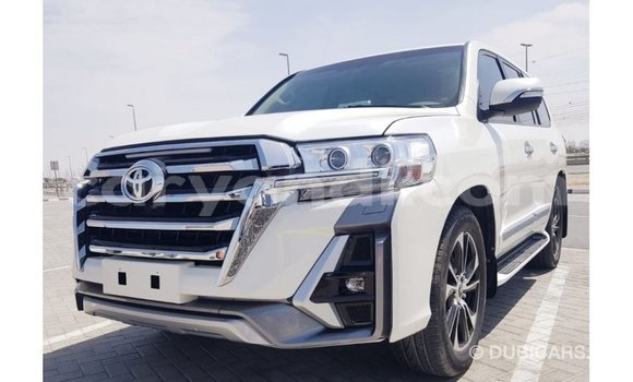 Acheter Import Voiture Toyota Land Cruiser Blanc à Import - Dubai, Zambie Acheter Import Voiture Toyota Land Cruiser Blanc à Import - Dubai, Zambie