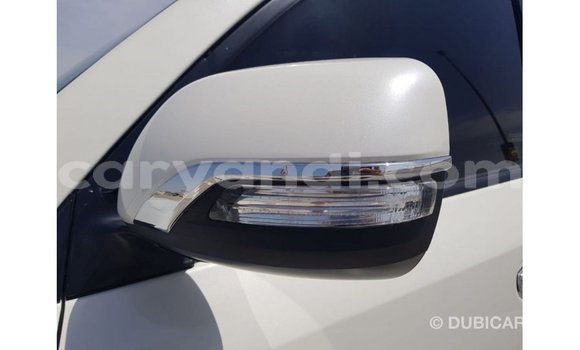 Acheter Import Voiture Toyota Land Cruiser Blanc à Import - Dubai, Zambie Acheter Import Voiture Toyota Land Cruiser Blanc à Import - Dubai, Zambie
