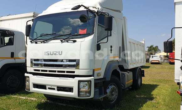 Tenga Tsaru Isuzu FTR 850 Chena Rori in Lusaka in Zambia Tenga Tsaru Isuzu FTR 850 Chena Rori in Lusaka in Zambia