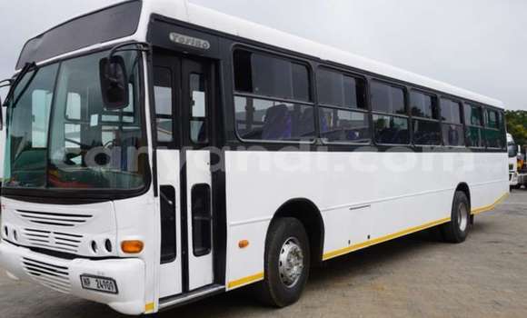 Tenga Tsaru Mercedes‒Benz 200 Chena Mota in Lusaka in Zambia Tenga Tsaru Mercedes‒Benz 200 Chena Mota in Lusaka in Zambia