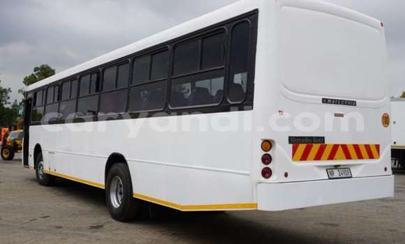 Tenga Tsaru Mercedes‒Benz 200 Chena Mota in Lusaka in Zambia Tenga Tsaru Mercedes‒Benz 200 Chena Mota in Lusaka in Zambia