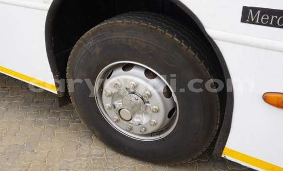 Tenga Tsaru Mercedes‒Benz 200 Chena Mota in Lusaka in Zambia Tenga Tsaru Mercedes‒Benz 200 Chena Mota in Lusaka in Zambia