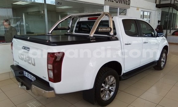 Acheter Occasion Voiture Isuzu D–MAX Blanc à Lusaka, Zambie Acheter Occasion Voiture Isuzu D–MAX Blanc à Lusaka, Zambie