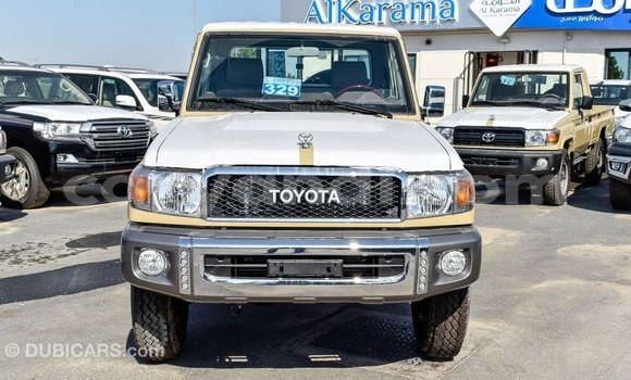 Acheter Import Voiture Toyota Land Cruiser Beige à Import - Dubai, Zambie Acheter Import Voiture Toyota Land Cruiser Beige à Import - Dubai, Zambie