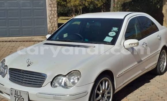 Buy Used Mercedes‒Benz C–Class White Car in Lusaka in Zambia Buy Used Mercedes‒Benz C–Class White Car in Lusaka in Zambia
