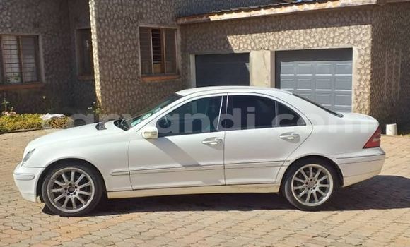 Buy Used Mercedes‒Benz C–Class White Car in Lusaka in Zambia Buy Used Mercedes‒Benz C–Class White Car in Lusaka in Zambia