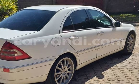 Buy Used Mercedes‒Benz C–Class White Car in Lusaka in Zambia Buy Used Mercedes‒Benz C–Class White Car in Lusaka in Zambia