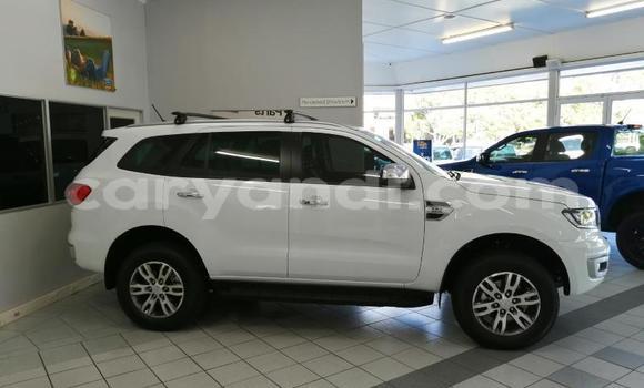Buy Used Ford Everest White Car in Kabwe in Zambia Buy Used Ford Everest White Car in Kabwe in Zambia