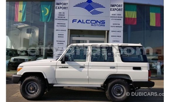 Acheter Import Voiture Toyota Land Cruiser Blanc à Import - Dubai, Zambie Acheter Import Voiture Toyota Land Cruiser Blanc à Import - Dubai, Zambie
