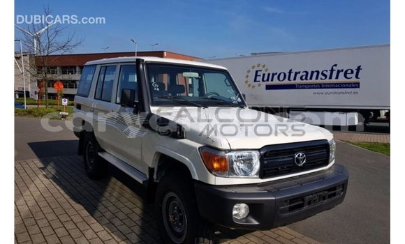 Acheter Import Voiture Toyota Land Cruiser Blanc à Import - Dubai, Zambie Acheter Import Voiture Toyota Land Cruiser Blanc à Import - Dubai, Zambie