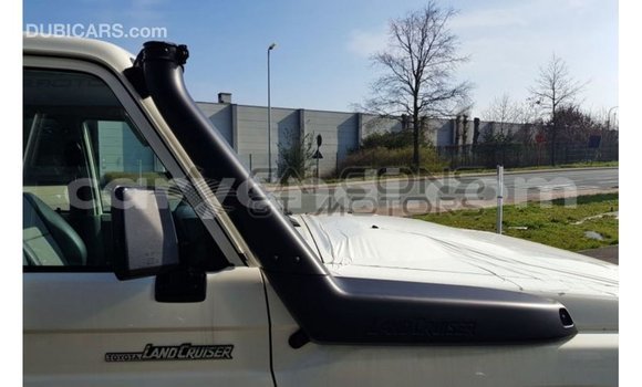 Acheter Import Voiture Toyota Land Cruiser Blanc à Import - Dubai, Zambie Acheter Import Voiture Toyota Land Cruiser Blanc à Import - Dubai, Zambie