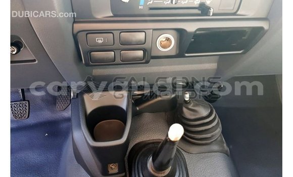 Acheter Import Voiture Toyota Land Cruiser Blanc à Import - Dubai, Zambie Acheter Import Voiture Toyota Land Cruiser Blanc à Import - Dubai, Zambie