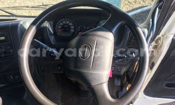 Acheter Occasion Utilitaire Hino Ranger Blanc à Lusaka, Zambie Acheter Occasion Utilitaire Hino Ranger Blanc à Lusaka, Zambie