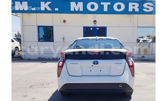 Nunua Imported Toyota Prius Nyeupe Gari ndani ya Import - Dubai nchini Zambia Nunua Imported Toyota Prius Nyeupe Gari ndani ya Import - Dubai nchini Zambia