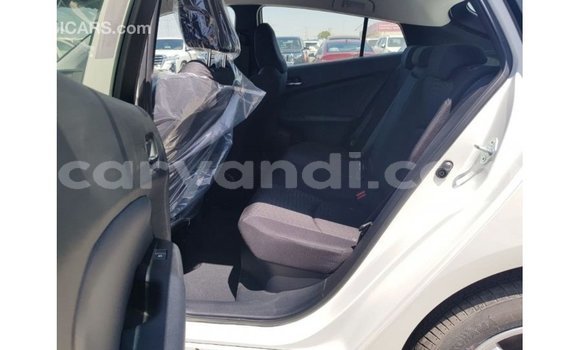 Nunua Imported Toyota Prius Nyeupe Gari ndani ya Import - Dubai nchini Zambia Nunua Imported Toyota Prius Nyeupe Gari ndani ya Import - Dubai nchini Zambia