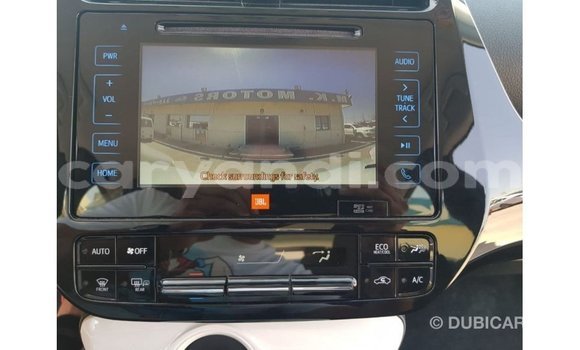 Nunua Imported Toyota Prius Nyeupe Gari ndani ya Import - Dubai nchini Zambia Nunua Imported Toyota Prius Nyeupe Gari ndani ya Import - Dubai nchini Zambia