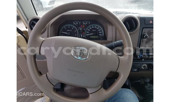 Buy Import Toyota Land Cruiser Beige Car in Import - Dubai in Zambia Buy Import Toyota Land Cruiser Beige Car in Import - Dubai in Zambia