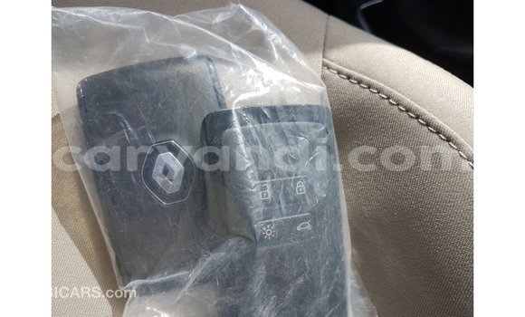 Buy Import Renault 19 Green Car in Import - Dubai in Zambia Buy Import Renault 19 Green Car in Import - Dubai in Zambia