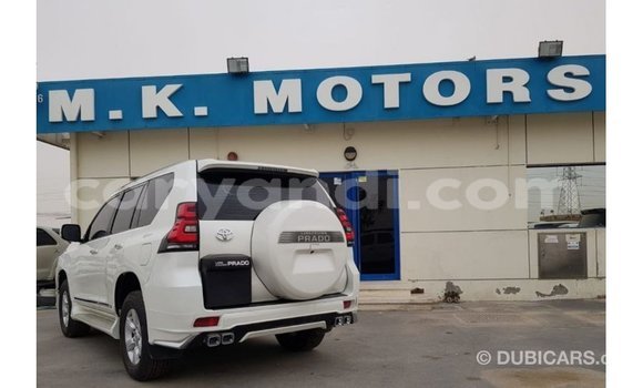 Acheter Import Voiture Toyota Prado Blanc à Import - Dubai, Zambie Acheter Import Voiture Toyota Prado Blanc à Import - Dubai, Zambie