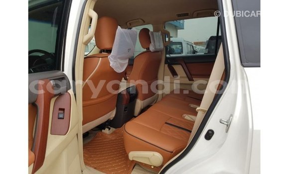 Acheter Import Voiture Toyota Prado Blanc à Import - Dubai, Zambie Acheter Import Voiture Toyota Prado Blanc à Import - Dubai, Zambie