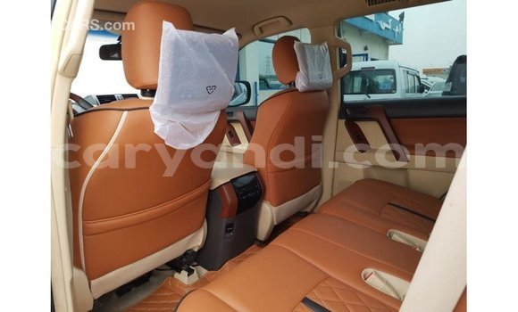 Acheter Import Voiture Toyota Prado Blanc à Import - Dubai, Zambie Acheter Import Voiture Toyota Prado Blanc à Import - Dubai, Zambie