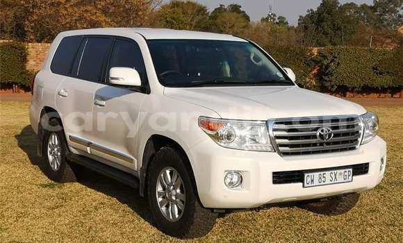 Acheter Occasion Voiture Toyota Land Cruiser Blanc à Lusaka, Zambie Acheter Occasion Voiture Toyota Land Cruiser Blanc à Lusaka, Zambie