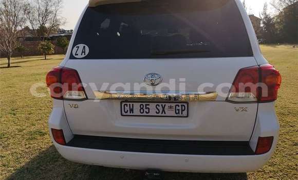 Acheter Occasion Voiture Toyota Land Cruiser Blanc à Lusaka, Zambie Acheter Occasion Voiture Toyota Land Cruiser Blanc à Lusaka, Zambie
