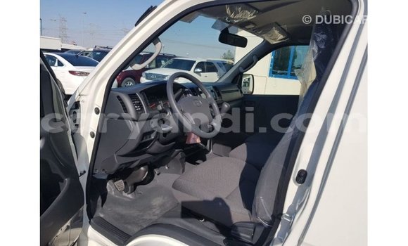 Acheter Import Voiture Toyota Hiace Blanc à Import - Dubai, Zambie Acheter Import Voiture Toyota Hiace Blanc à Import - Dubai, Zambie