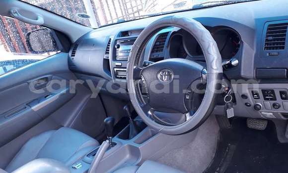Acheter Occasion Voiture Toyota Hilux Gris à Lusaka, Zambie Acheter Occasion Voiture Toyota Hilux Gris à Lusaka, Zambie