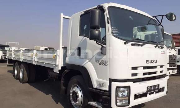 Buy Used Isuzu FTR 850 White Truck in Lusaka in Zambia