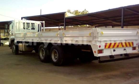 Buy Used Isuzu FTR 850 White Truck in Lusaka in Zambia Buy Used Isuzu FTR 850 White Truck in Lusaka in Zambia