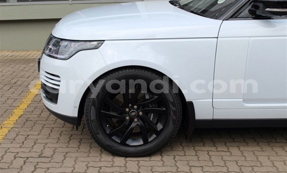 Nunua Ilio tumika Land Rover Range Rover Nyeupe Gari ndani ya Lusaka nchini Zambia Nunua Ilio tumika Land Rover Range Rover Nyeupe Gari ndani ya Lusaka nchini Zambia