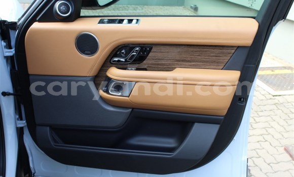 Nunua Ilio tumika Land Rover Range Rover Nyeupe Gari ndani ya Lusaka nchini Zambia Nunua Ilio tumika Land Rover Range Rover Nyeupe Gari ndani ya Lusaka nchini Zambia