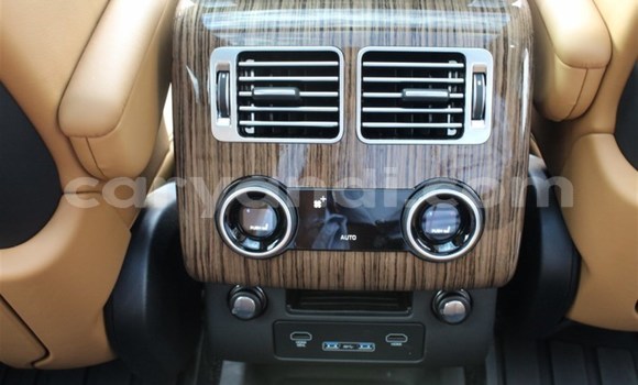 Nunua Ilio tumika Land Rover Range Rover Nyeupe Gari ndani ya Lusaka nchini Zambia Nunua Ilio tumika Land Rover Range Rover Nyeupe Gari ndani ya Lusaka nchini Zambia