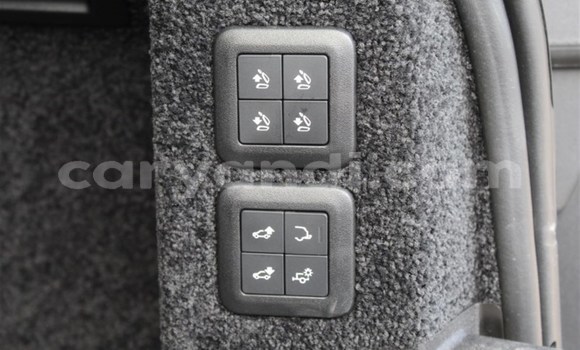 Nunua Ilio tumika Land Rover Range Rover Nyeupe Gari ndani ya Lusaka nchini Zambia Nunua Ilio tumika Land Rover Range Rover Nyeupe Gari ndani ya Lusaka nchini Zambia