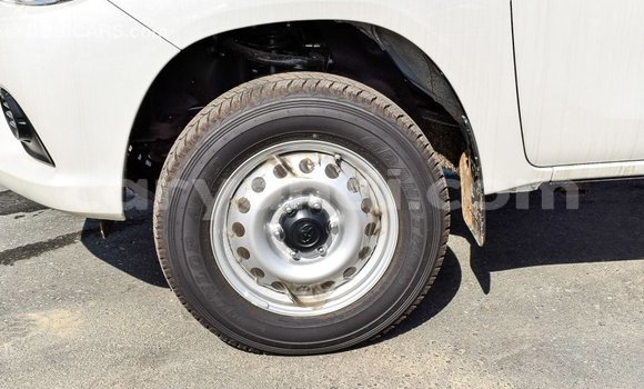 Tenga Imported Toyota Hilux Chena Mota in Import - Dubai in Zambia Tenga Imported Toyota Hilux Chena Mota in Import - Dubai in Zambia