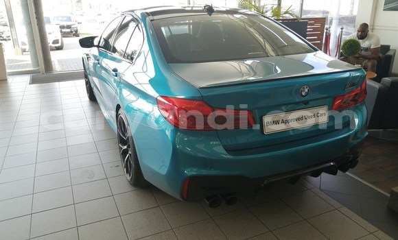 Nunua Ilio tumika BMW M5 Bluu Gari ndani ya Lusaka nchini Zambia Nunua Ilio tumika BMW M5 Bluu Gari ndani ya Lusaka nchini Zambia