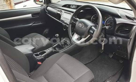 Acheter Occasion Voiture Toyota Hilux Blanc à Lusaka, Zambie Acheter Occasion Voiture Toyota Hilux Blanc à Lusaka, Zambie
