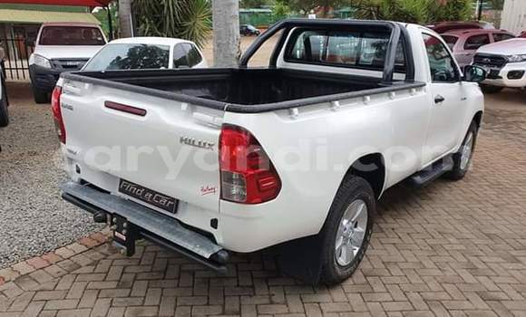 Acheter Occasion Voiture Toyota Hilux Blanc à Lusaka, Zambie Acheter Occasion Voiture Toyota Hilux Blanc à Lusaka, Zambie