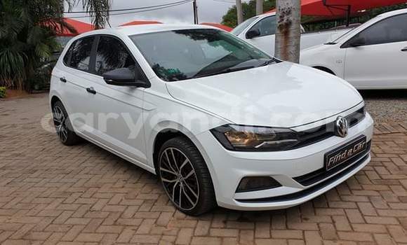 Acheter Occasion Voiture Volkswagen Polo Blanc à Lusaka, Zambie Acheter Occasion Voiture Volkswagen Polo Blanc à Lusaka, Zambie