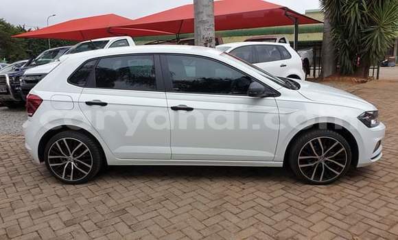 Acheter Occasion Voiture Volkswagen Polo Blanc à Lusaka, Zambie Acheter Occasion Voiture Volkswagen Polo Blanc à Lusaka, Zambie