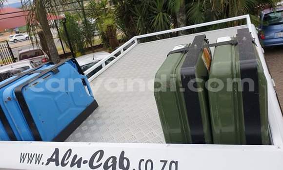 Acheter Occasion Voiture Toyota Land Cruiser Blanc à Lusaka, Zambie Acheter Occasion Voiture Toyota Land Cruiser Blanc à Lusaka, Zambie