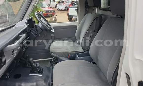 Acheter Occasion Voiture Toyota Land Cruiser Blanc à Lusaka, Zambie Acheter Occasion Voiture Toyota Land Cruiser Blanc à Lusaka, Zambie