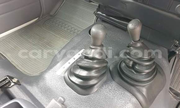 Acheter Occasion Voiture Toyota Land Cruiser Blanc à Lusaka, Zambie Acheter Occasion Voiture Toyota Land Cruiser Blanc à Lusaka, Zambie